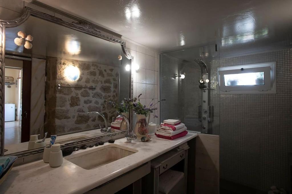 Stone Suite In The Center Of Corinth Екстер'єр фото
